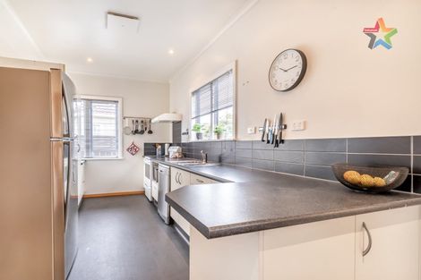 Photo of property in 2/27 Gadsby Street, Avalon, Lower Hutt, 5011