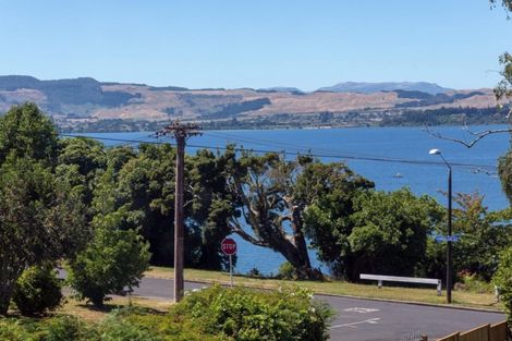 Photo of property in 2 Grand Vue Road, Kawaha Point, Rotorua, 3010