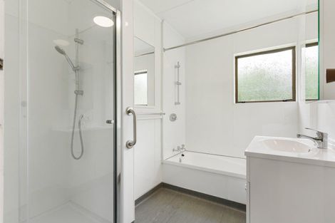 Photo of property in 18 Reinga Place, Massey, Auckland, 0614