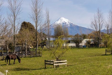 Photo of property in 1 Kahikatea Street, Inglewood, 4330