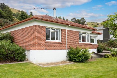 Photo of property in 18 Branxholm Street, Roxburgh, 9500