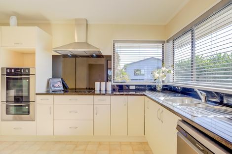 Photo of property in 21 Madill Road, St Andrews, Hamilton, 3200