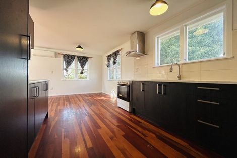 Photo of property in 27 Normandy Place, Henderson, Auckland, 0610