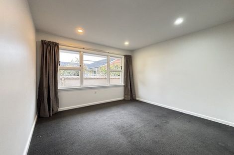 Photo of property in 207 Memorial Avenue, Burnside, Christchurch, 8053