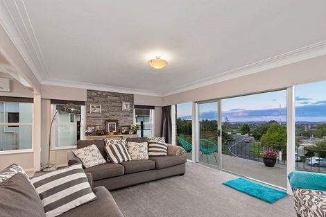 Photo of property in 19 Hartley Terrace, Massey, Auckland, 0614