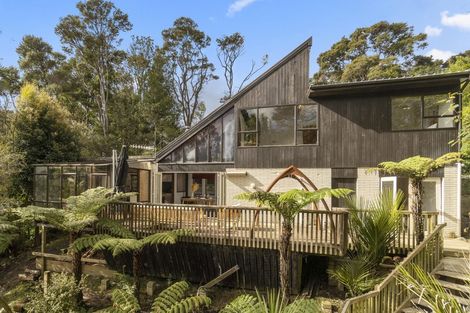 Photo of property in 195 Atkinson Road, Titirangi, Auckland, 0604