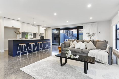 Photo of property in 9 Kaihuia Lane, Oratia, Auckland, 0604