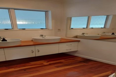 Photo of property in 34 Whirinaki Crescent, Heretaunga, Upper Hutt, 5018