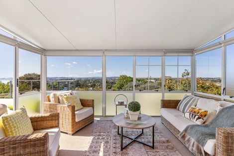 Photo of property in 37 Mellons Bay Road, Mellons Bay, Auckland, 2014