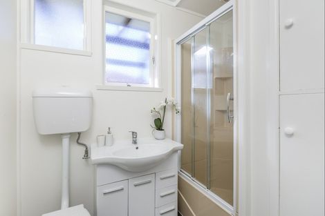 Photo of property in 29 Elizabeth Street, Orewa, 0931