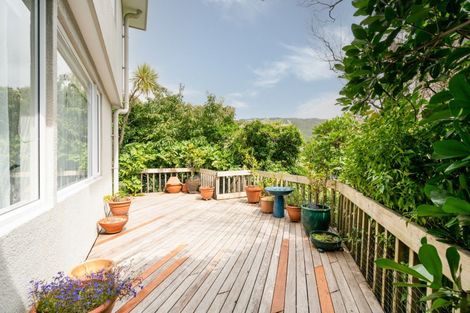Photo of property in 4 Jacobsen Lane, Ngaio, Wellington, 6035