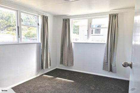 Photo of property in 35 Hanson Grove, Stokes Valley, Lower Hutt, 5019
