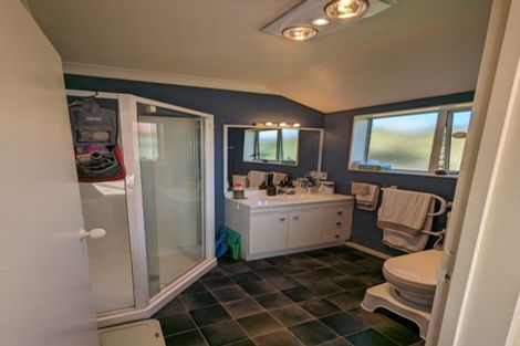 Photo of property in 10 Crown Hill, Paraparaumu, 5032