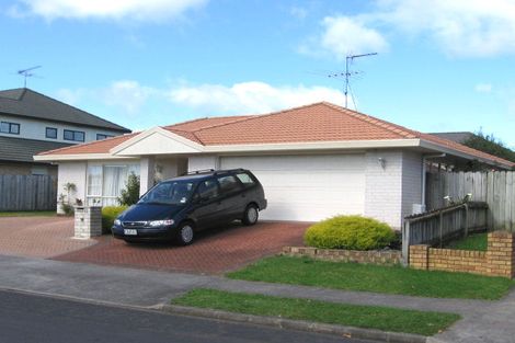 Photo of property in 12 Sandalwood Place, Somerville, Auckland, 2014