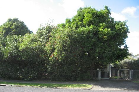 Photo of property in 92 Ennis Avenue, Pakuranga Heights, Auckland, 2010
