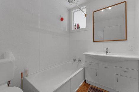 Photo of property in 3001a State Highway 2, Waitakaruru, Ngatea, 2471