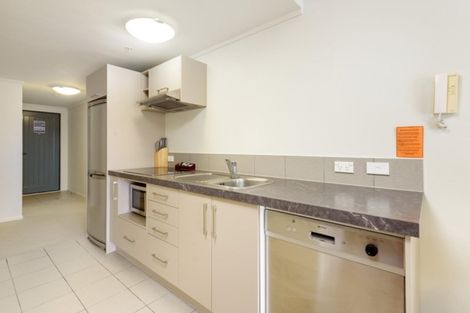 Photo of property in Atlas Apartments, 8/49 Maunganui Road, Mount Maunganui, 3116