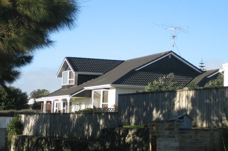 Photo of property in 12 Whyte Street, Paraparaumu Beach, Paraparaumu, 5032