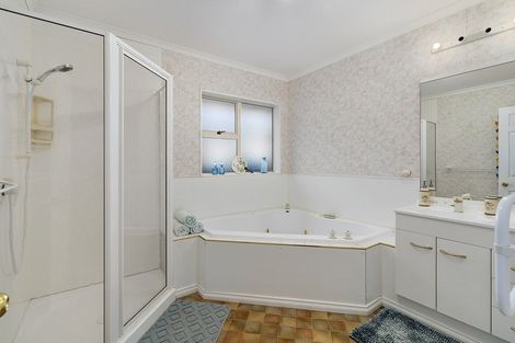 Photo of property in 34 Caroline Crescent, Highbury, Palmerston North, 4412