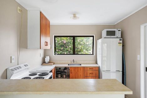 Photo of property in 2/109 Athena Drive, Totara Vale, Auckland, 0629
