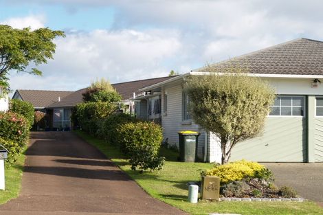 Photo of property in 33 Bob Charles Drive, Golflands, Auckland, 2013