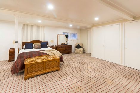 Photo of property in 87 Golf Road, New Lynn, Auckland, 0600