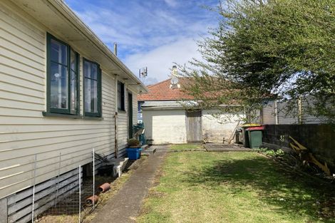 Photo of property in 89 Broadway, Waitara, 4320
