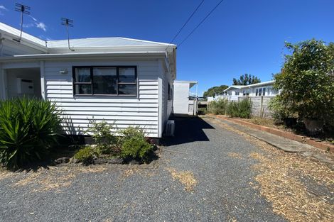 Photo of property in 40 West Coast Road, Glen Eden, Auckland, 0602