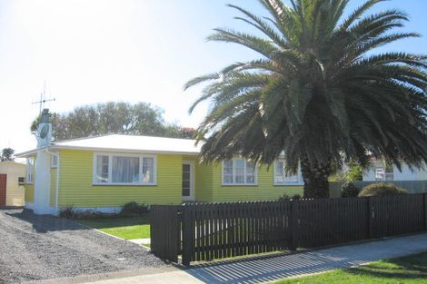 Photo of property in 27 Bledisloe Street, Levin, 5510