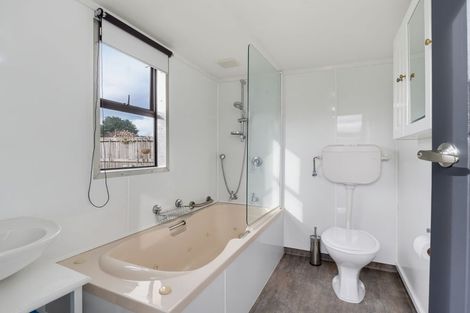 Photo of property in 18 Wakefield Street, Awapuni, Palmerston North, 4412