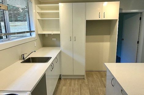 Photo of property in 1/1 Bronwyn Place, Torbay, Auckland, 0630