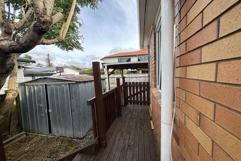 Photo of property in 60a Waimumu Road, Massey, Auckland, 0614