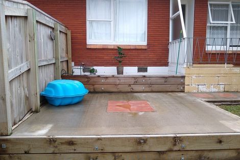 Photo of property in 2/1 Evelyn Place, Hillcrest, Auckland, 0627