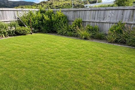 Photo of property in 37 Grovedale Square, Wainuiomata, Lower Hutt, 5014