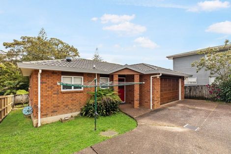 Photo of property in 1/57 Godley Road, Green Bay, Auckland, 0604