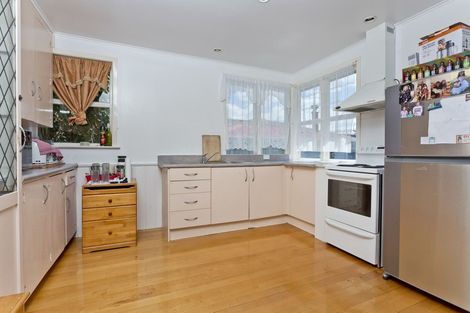 Photo of property in 10 Ribblesdale Road, Henderson, Auckland, 0612