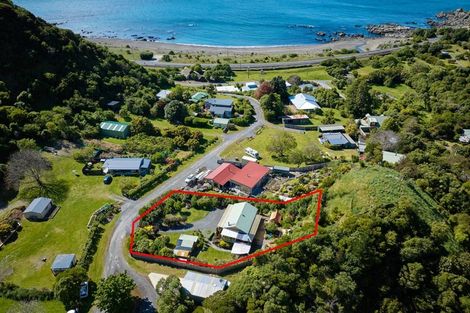 Photo of property in 17 Makura Road, Goose Bay, Kaikoura, 7374