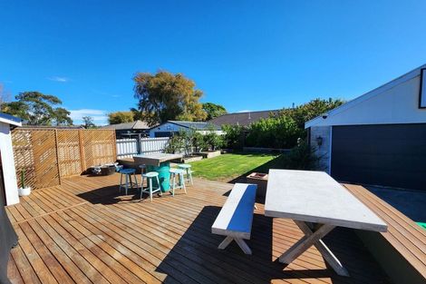 Photo of property in 115 Wainoni Road, Avondale, Christchurch, 8061
