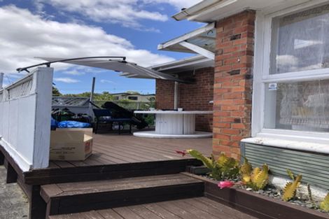 Photo of property in 125 Millbrook Road, Sunnyvale, Auckland, 0612