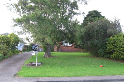 Photo of property in 11 Toru Street, Te Atatu Peninsula, Auckland, 0610