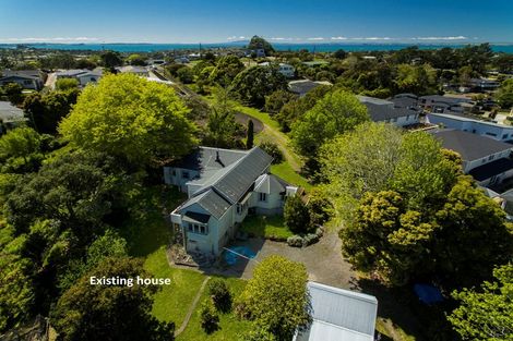 Photo of property in 1008 East Coast Road, Fairview Heights, Auckland, 0630