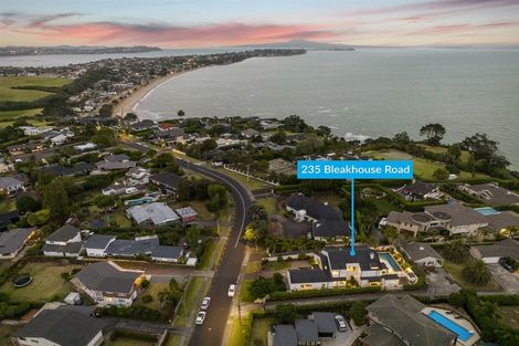 Photo of property in 235 Bleakhouse Road, Mellons Bay, Auckland, 2014