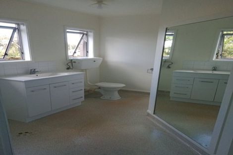 Photo of property in 15 Verran Road, Birkenhead, Auckland, 0626