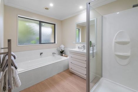 Photo of property in 100 Mcmahon Drive, Aidanfield, Christchurch, 8025