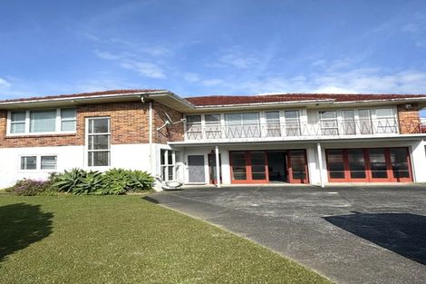 Photo of property in 4176 Great North Road, Glendene, Auckland, 0602