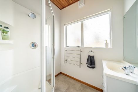 Photo of property in 329a Paekakariki Hill Road, Paekakariki Hill, Porirua, 5381