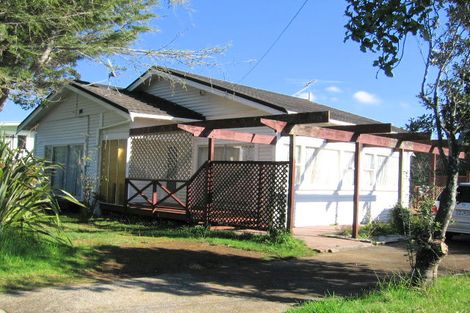 Photo of property in 504 East Coast Road, Windsor Park, Auckland, 0630