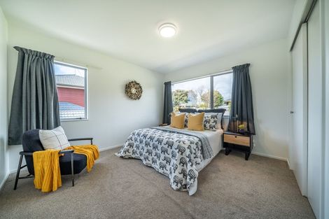 Photo of property in 12 Lanyon Place, Whitby, Porirua, 5024