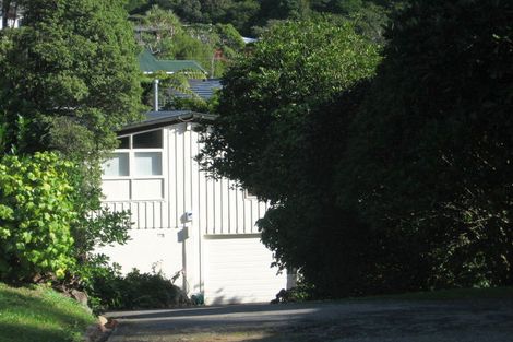Photo of property in 2 Rakeiora Grove, Korokoro, Lower Hutt, 5012
