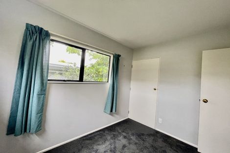 Photo of property in 3/252 East Coast Road, Forrest Hill, Auckland, 0620